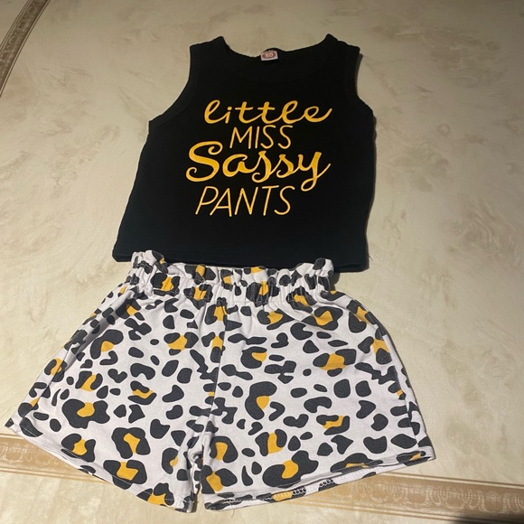 Girls 2 piece set size 80 (12 months) - Picture 1 of 7